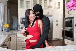 Lồn em khít nhún anh tý gãy buồi