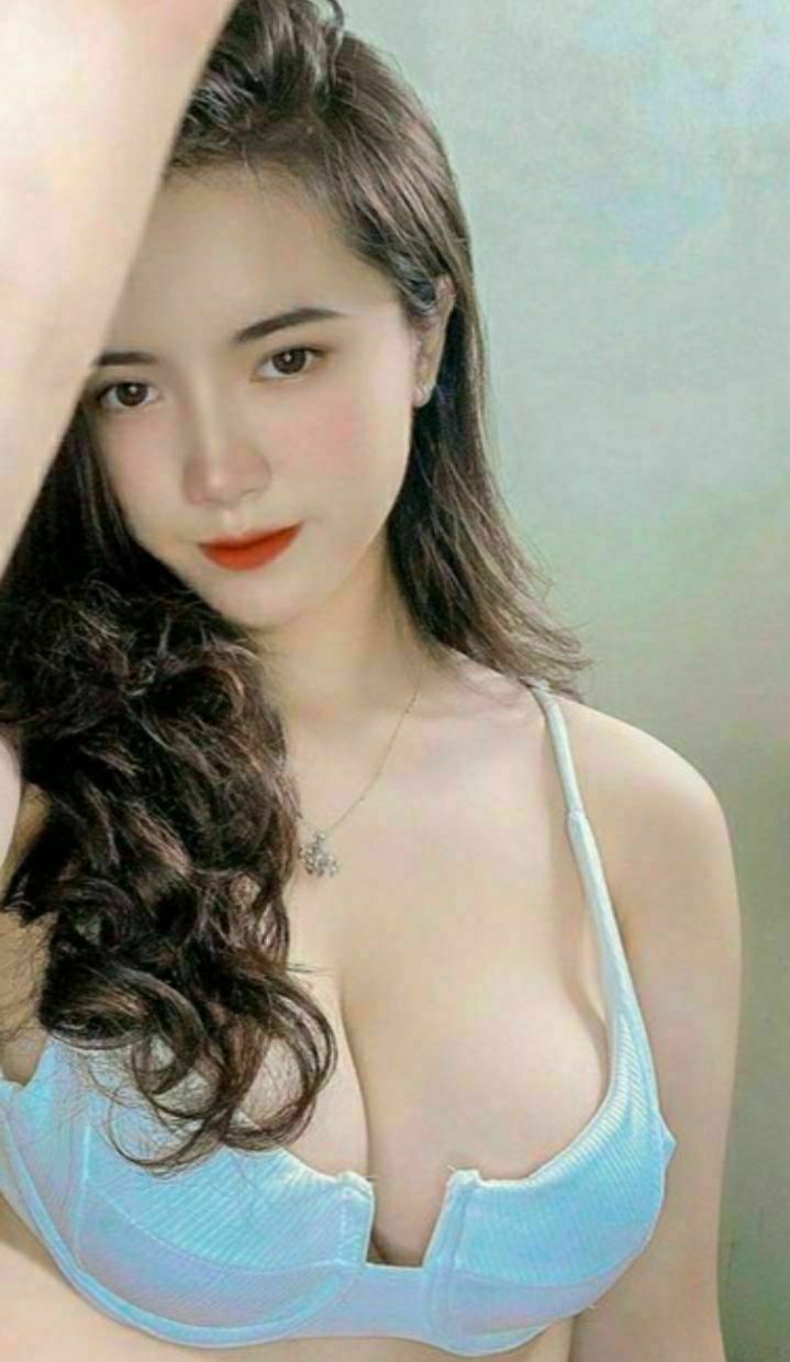 Cho cô gia sư xinh đẹp uống thuốc kích dục rồi hiếp